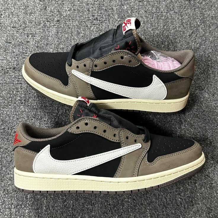 JORDAN 1 LOW Travis marron